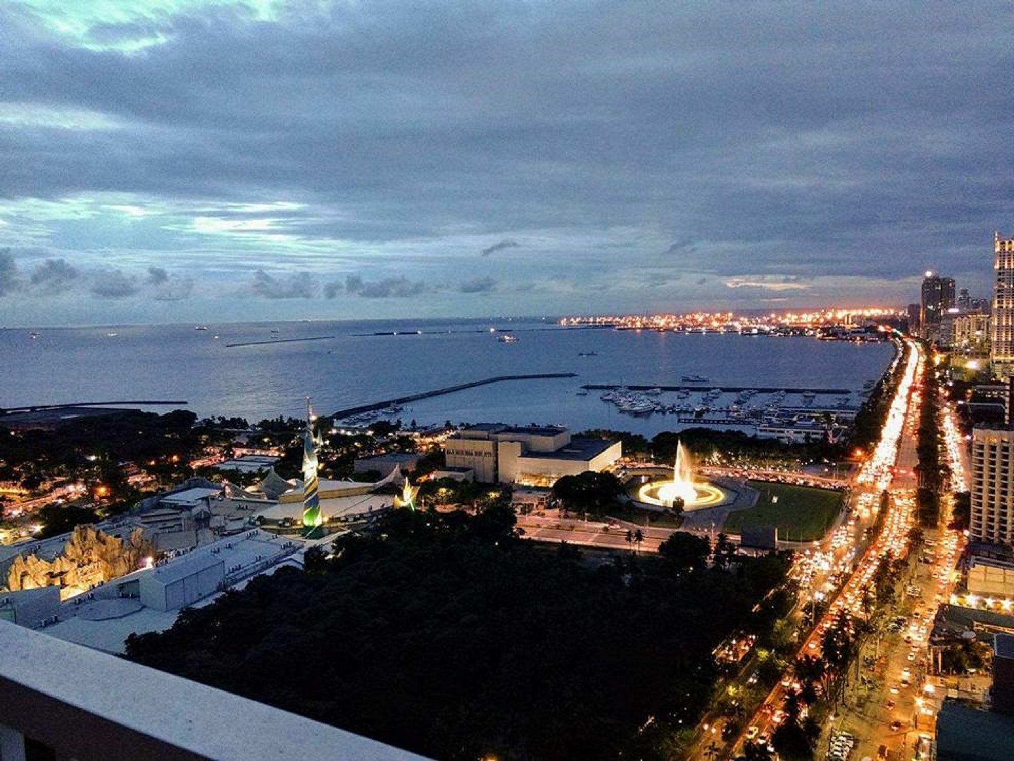 Seabreeze Residences At Breeze Residences Pasay Exteriör bild